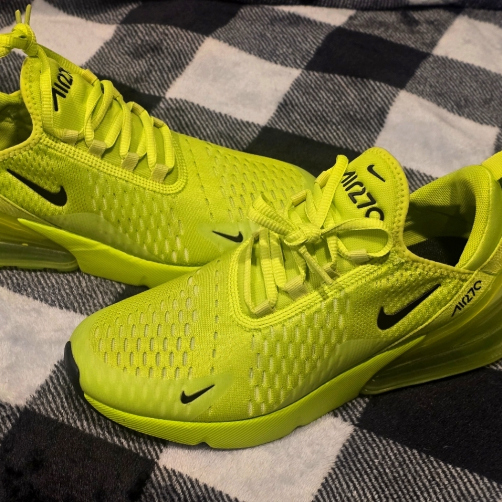 Brand new Airmax 270
